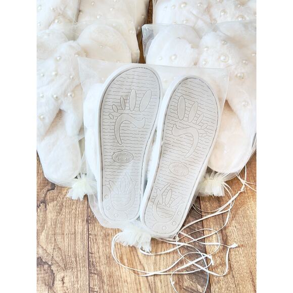Bridal Bridesmaid Pearl Fuzzy Slipper Set 8.5 - Picture 5 of 15